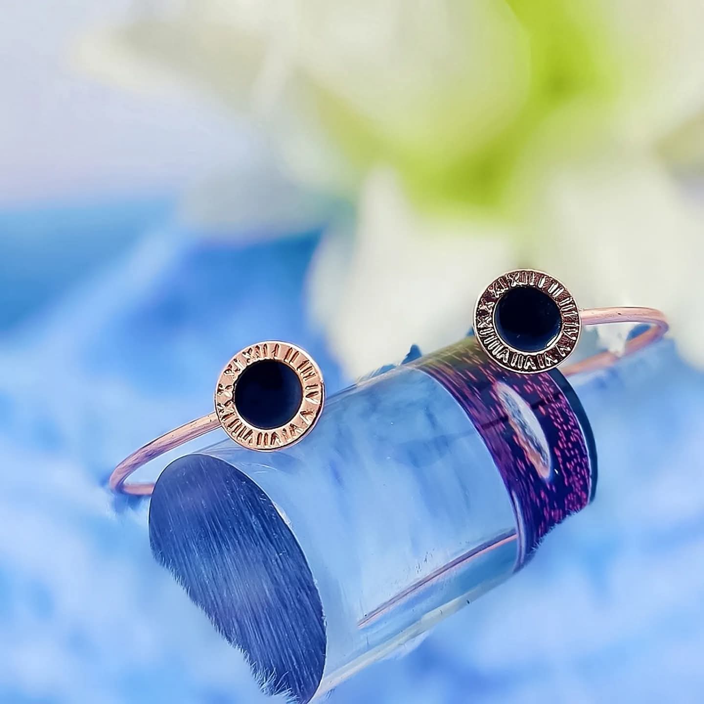 ✨ Elegant Silver Bracelets – Unique Shapes & Modern Design