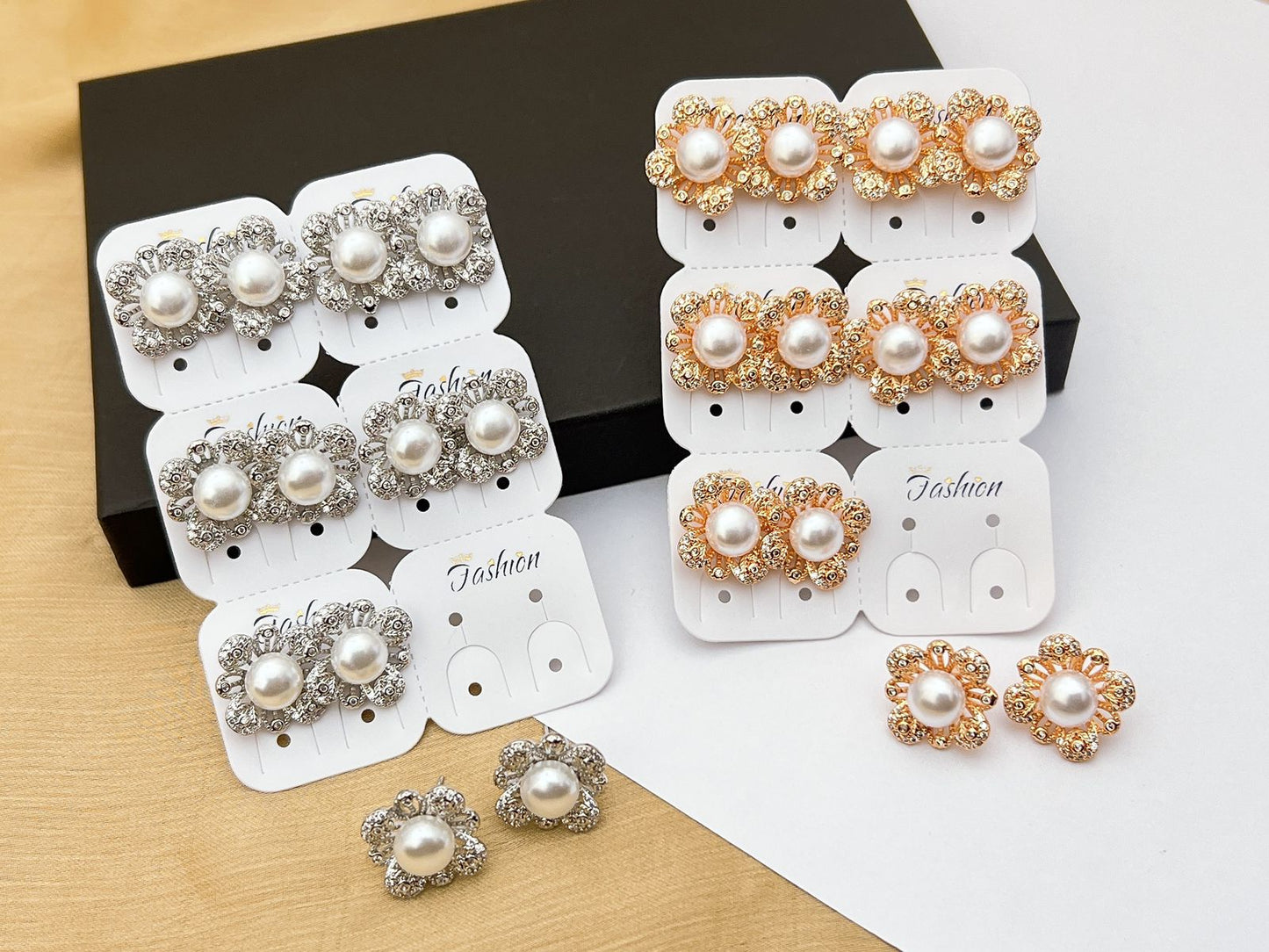 Sweet Romantic Resin White Flower – Elegant Women’s Jewelry Accessory