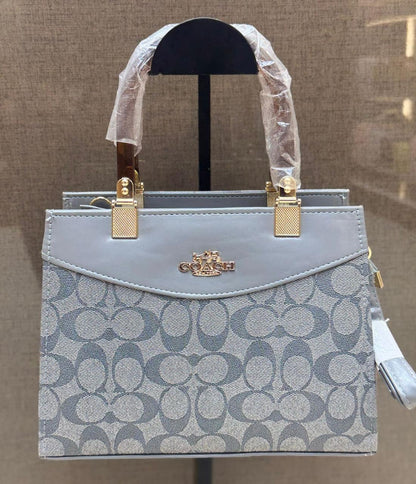 Coach Women’s Luxury Handbag – Premium Leather Tote for Everyday Elegance