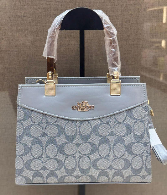 Coach Women’s Luxury Handbag – Premium Leather Tote for Everyday Elegance