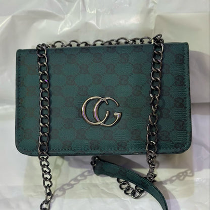 Bolso de Mano Gucci Rojo en Lona – Elegancia y Estilo de Lujo