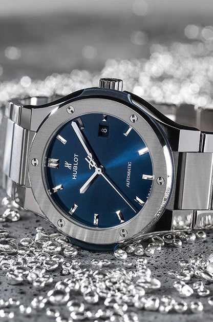 Hublot Women’s Luxury Watch – Elegant Stainless Steel Design